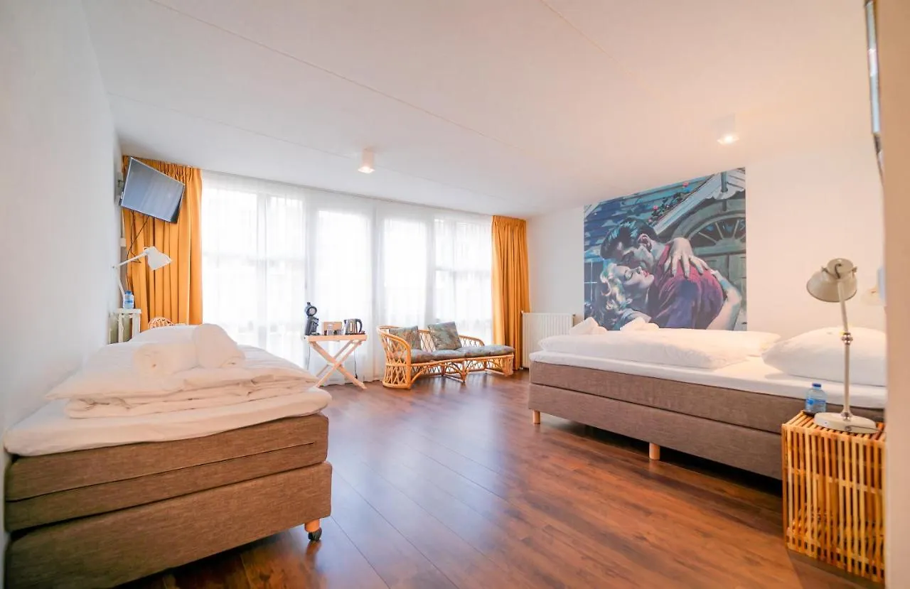 Bed and Breakfast Zeta Beds Den Haag 2*,  Niederlande