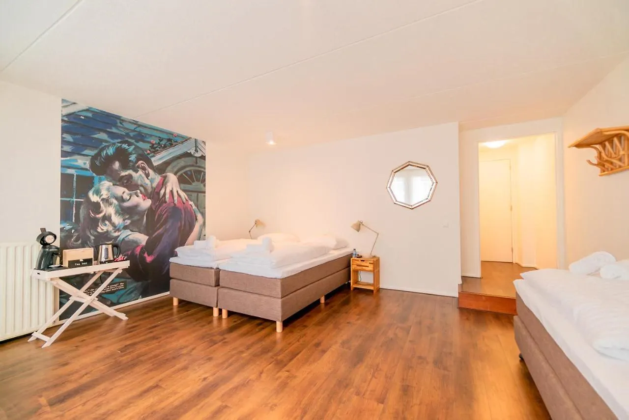 Bed and Breakfast Zeta Beds Den Haag 2*,
