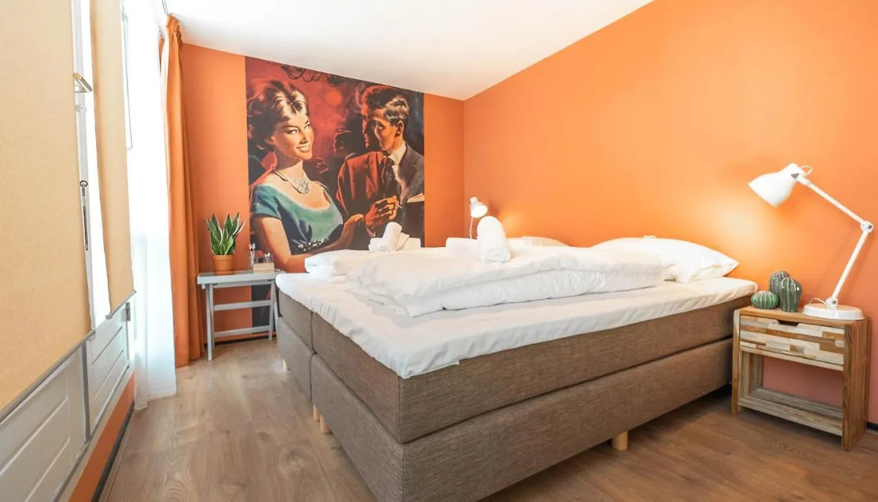 Bed and Breakfast Zeta Beds Den Haag 2*,  Niederlande
